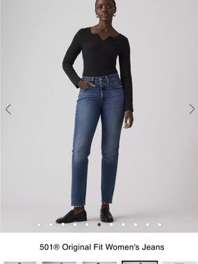 Levi's Straight-Leg Women's Jeans in Medium Blue